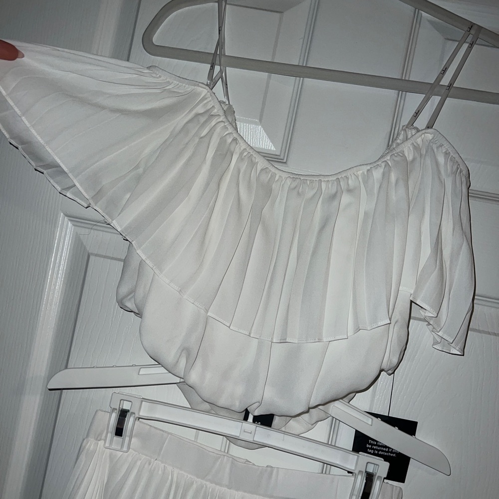 Lulu’s Colorblock Pleated Two Piece - Picture 3 of 4